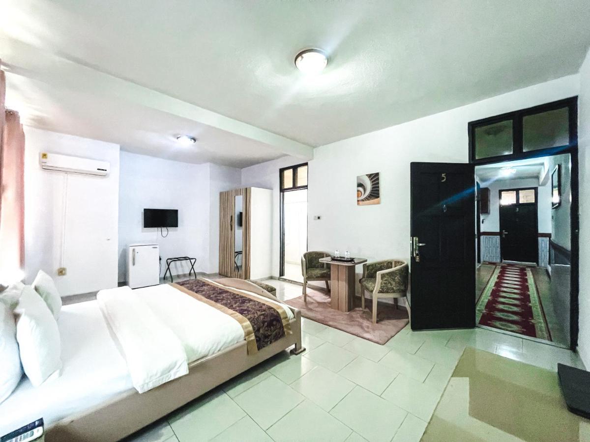 Hill View Hotel Mccarthy Hills Botianaw Exterior foto