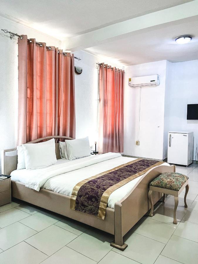 Hill View Hotel Mccarthy Hills Botianaw Exterior foto