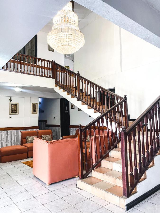 Hill View Hotel Mccarthy Hills Botianaw Exterior foto