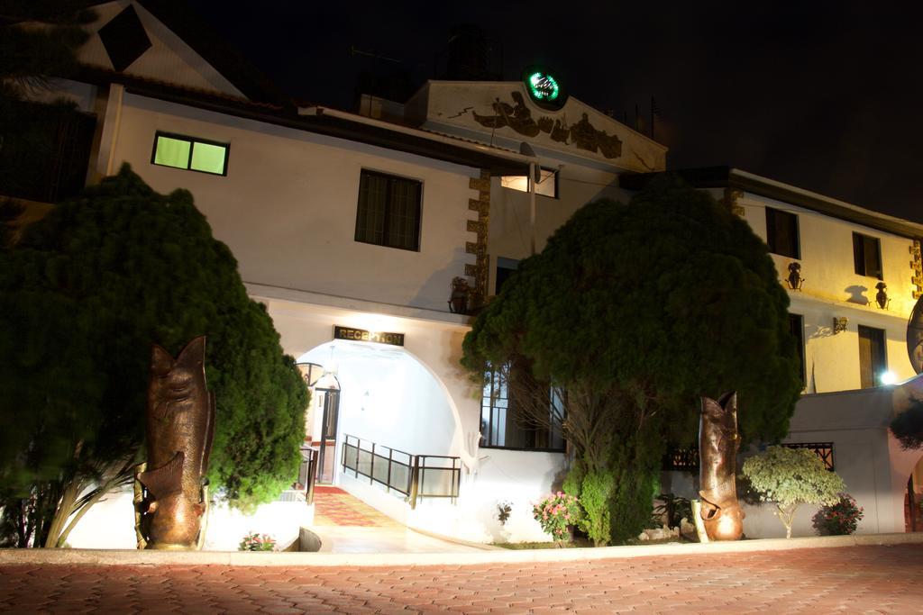 Hill View Hotel Mccarthy Hills Botianaw Exterior foto