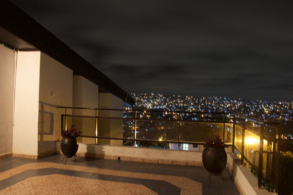Hill View Hotel Mccarthy Hills Botianaw Exterior foto