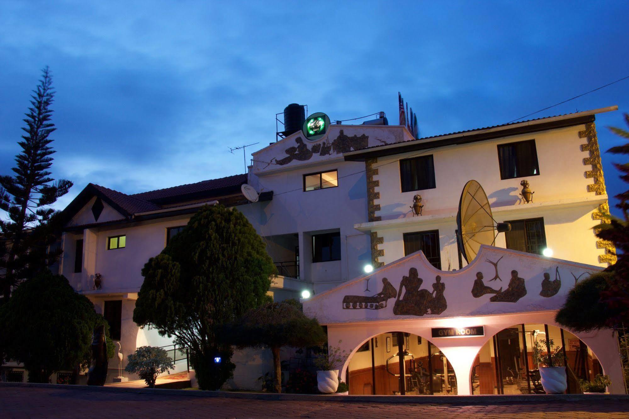 Hill View Hotel Mccarthy Hills Botianaw Exterior foto